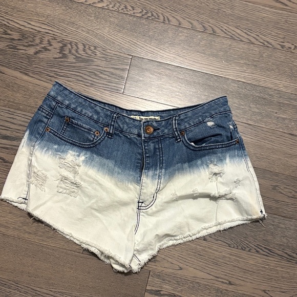 Dollhouse Blue and White Dip-Dye Jean Shorts - Picture 3 of 12